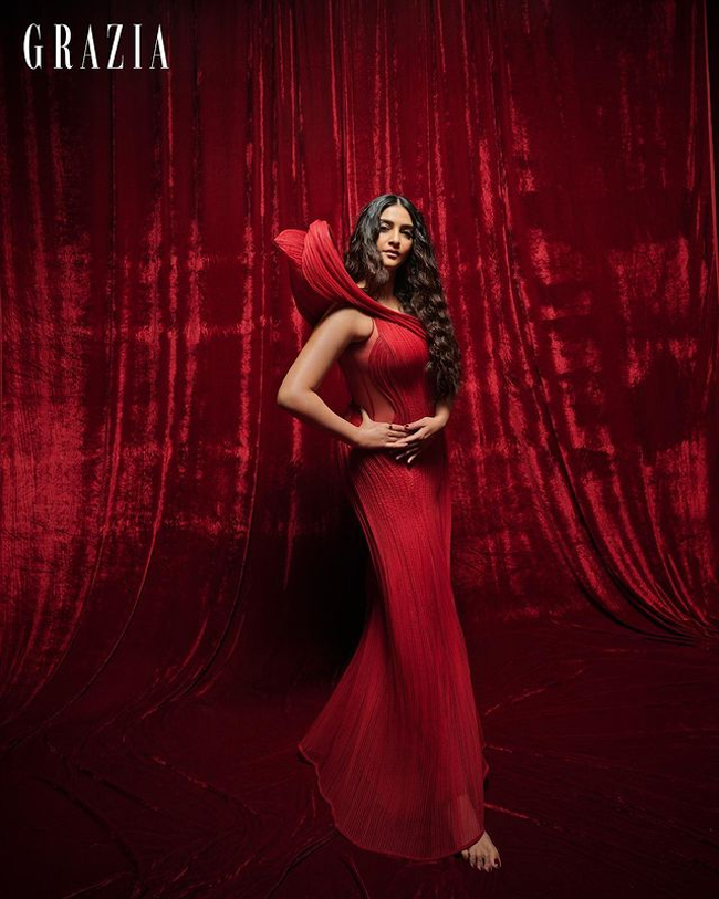 Fashioninsta Sonam Kapoor Strikes Again For GRAZIA